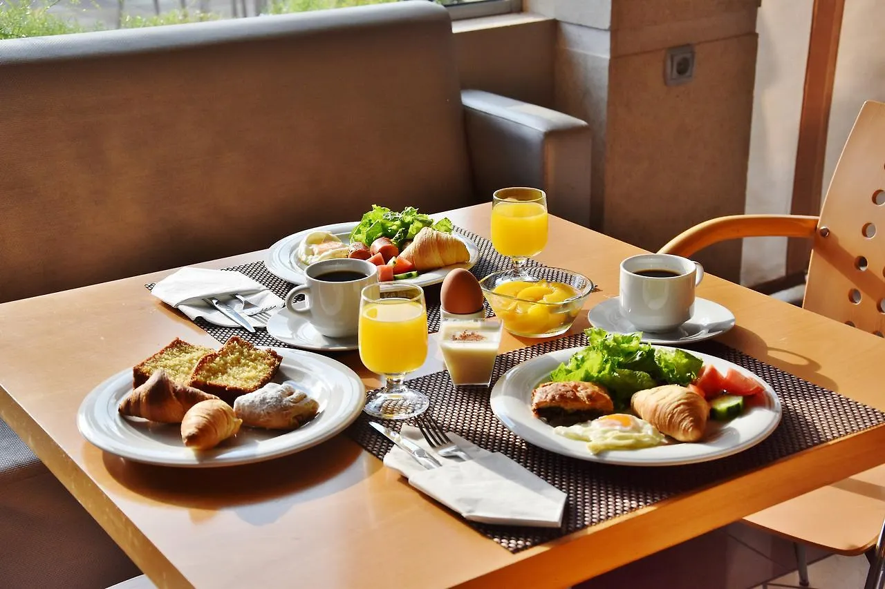 Alexander Inn スタブロス ギリシャ